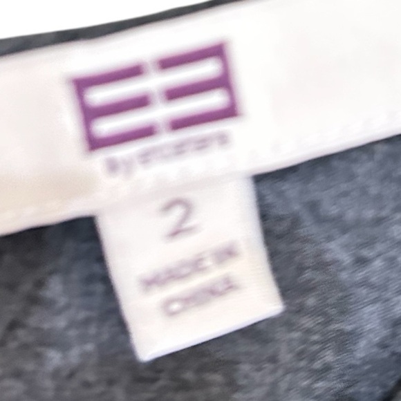 EE by Etcetera 100% silk gray sleeveless top with feather bottom trim size 2 - Picture 9 of 10